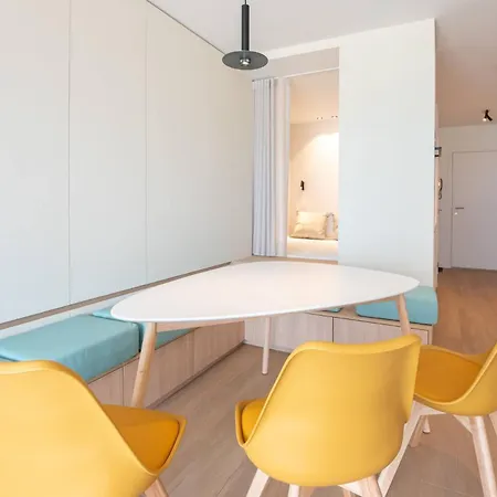Luxurious With A Stunning View Apartment *